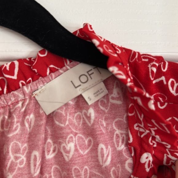 LOFT Heart Ruffle Top - Picture 5 of 6
